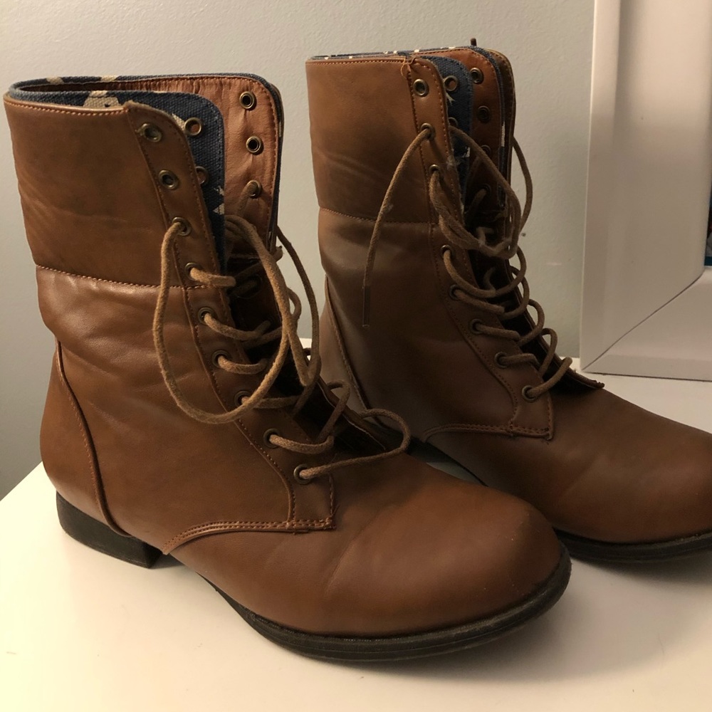 Boots - Picture 3 of 3